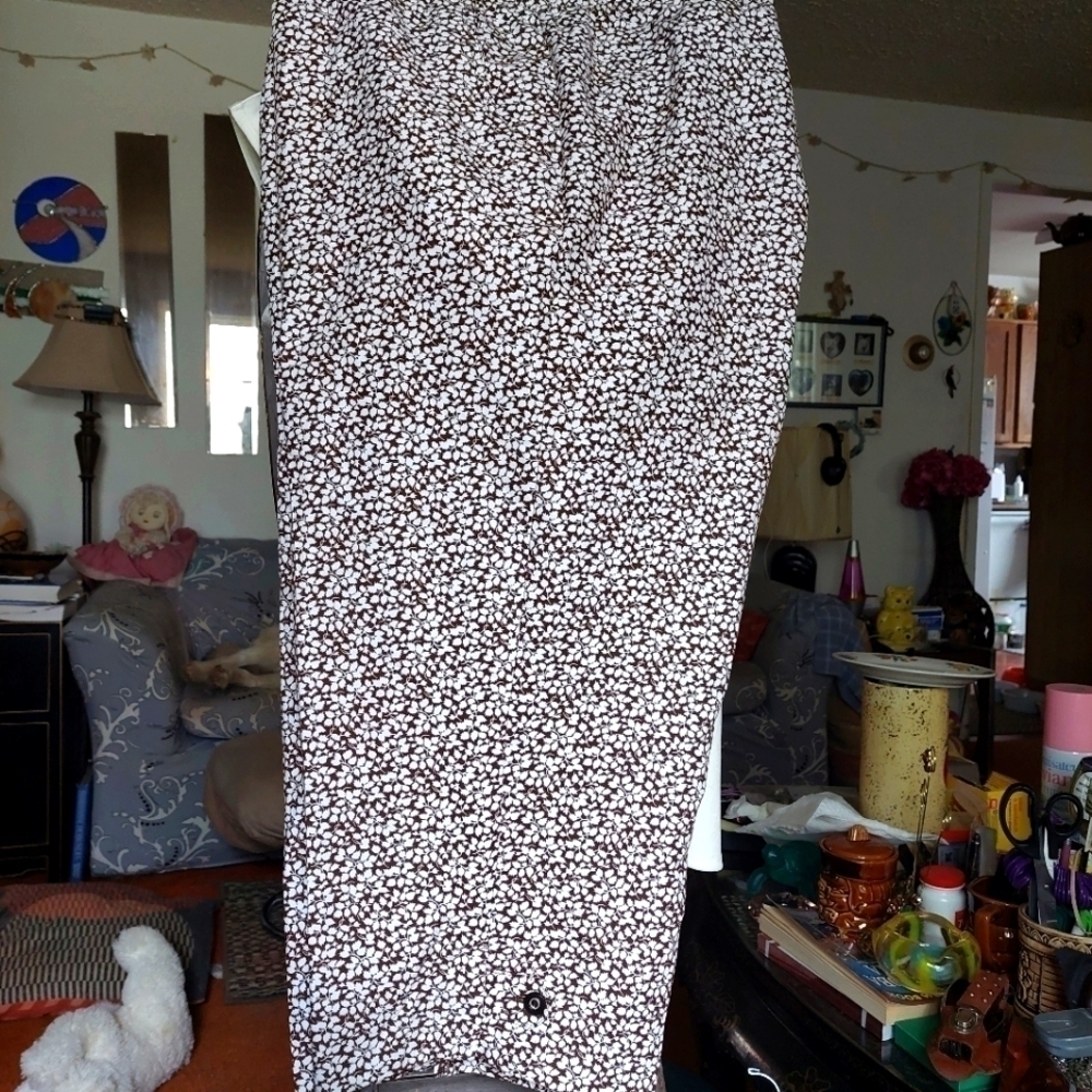 Alia Women's Brown/White Floral Capri